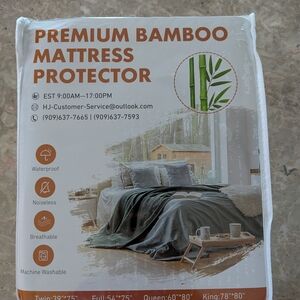 Premium Bamboo Mattress Protector - Gray